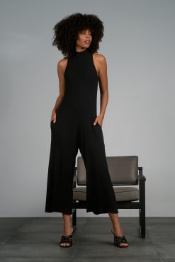 Ribbed Jumper in Black by Elan