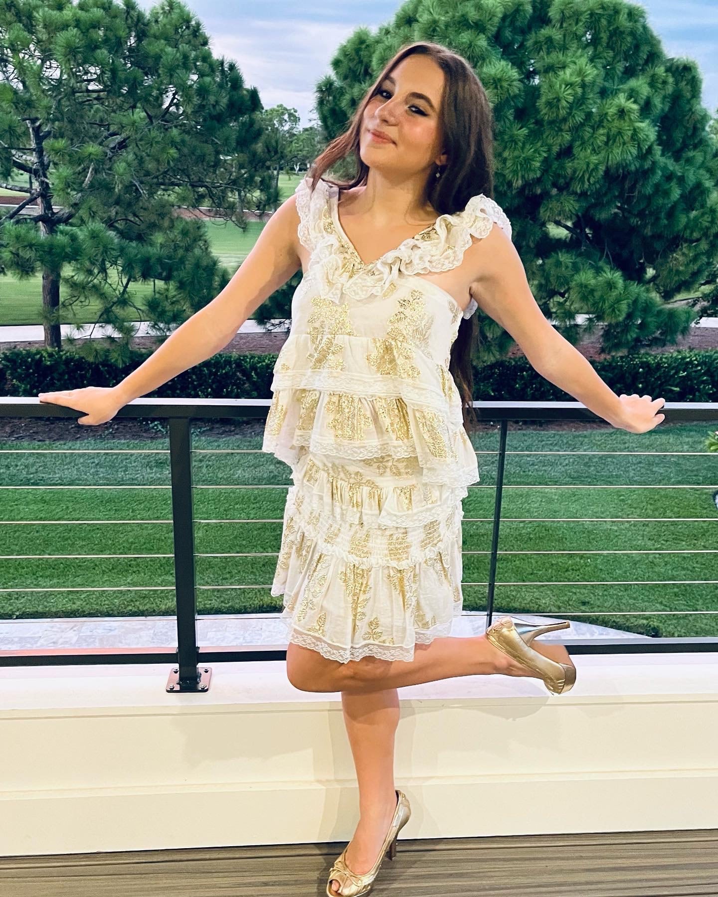 White/Gold Ruffle Skirt (large)