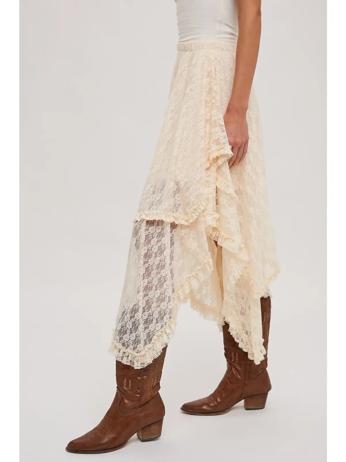 Lace tiered, midi skirt cream ￼